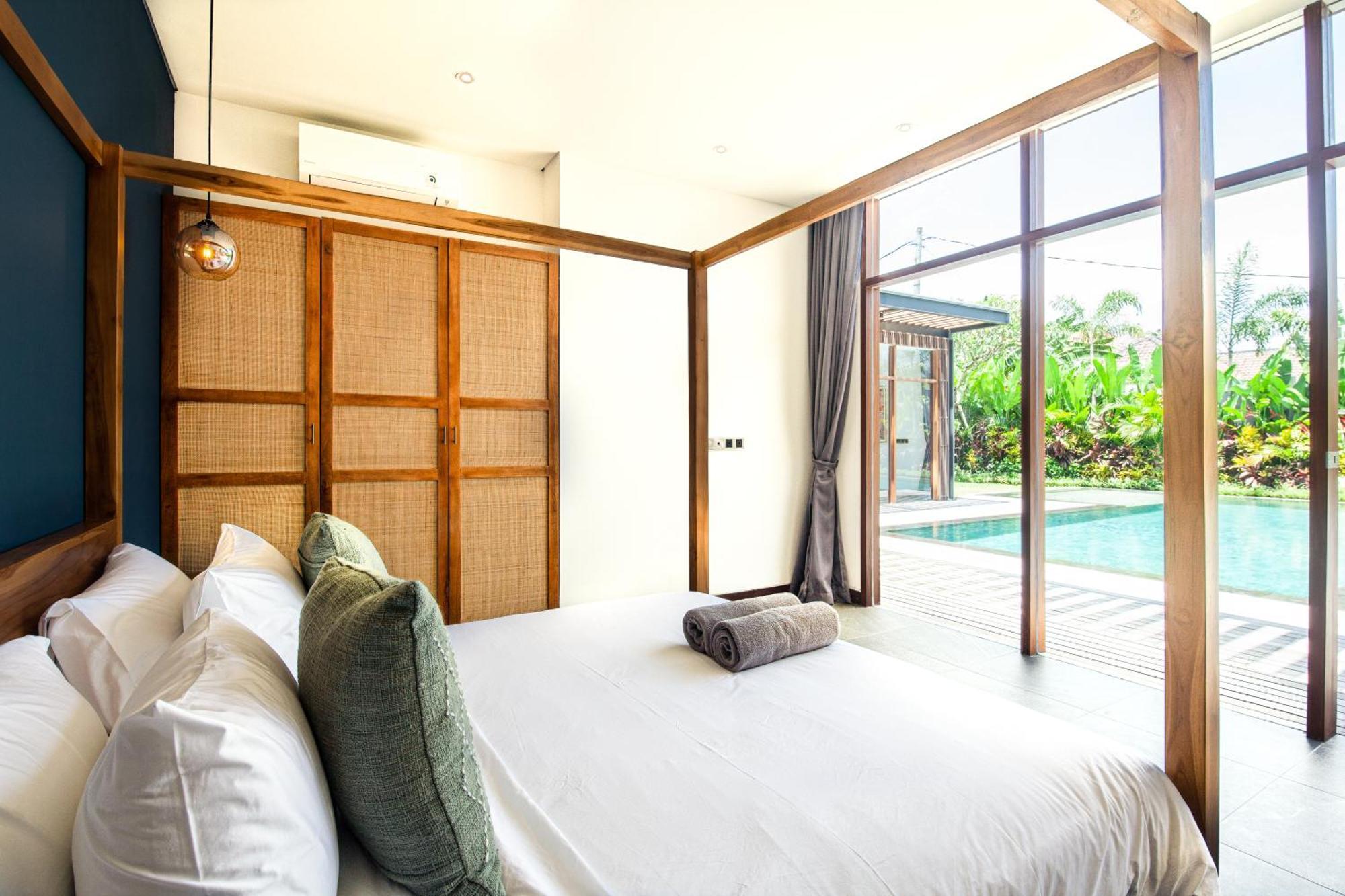 Brand New 5 Bedroom Villa Enclosed Living Room Canggu Canggu (Bali) Exterior photo
